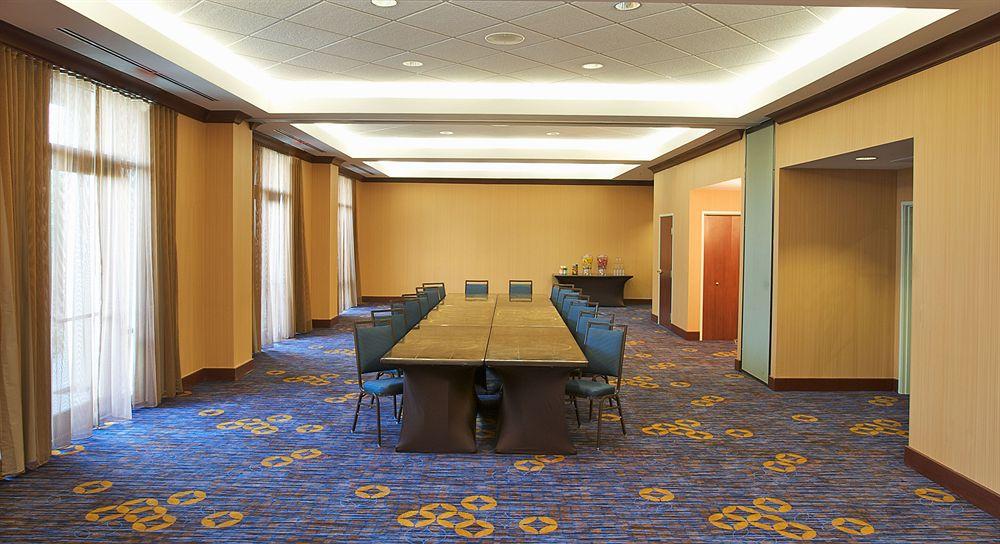 Courtyard Louisville Airport Εξωτερικό φωτογραφία