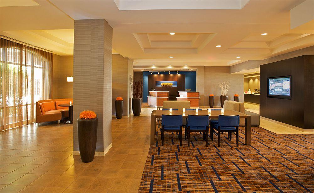 Courtyard Louisville Airport Εξωτερικό φωτογραφία