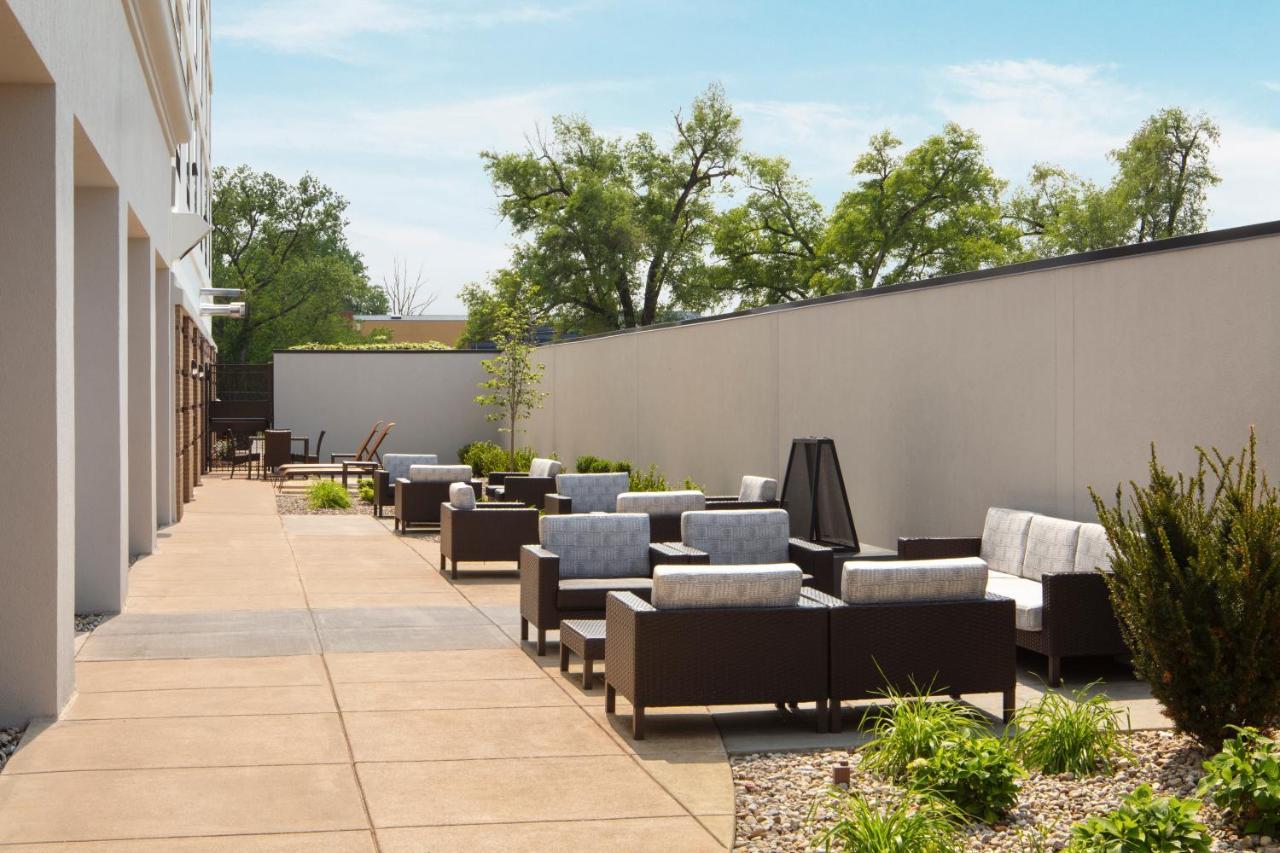 Courtyard Louisville Airport Εξωτερικό φωτογραφία