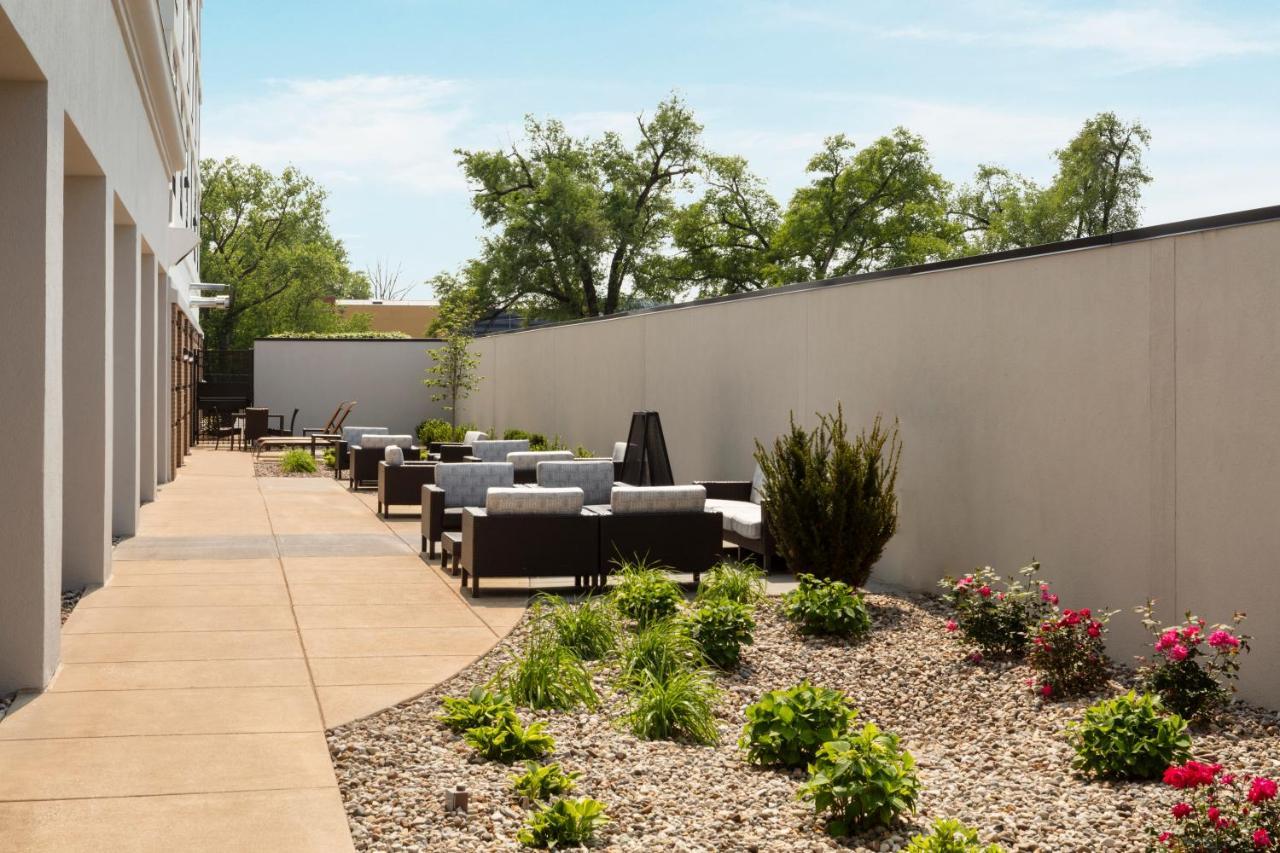 Courtyard Louisville Airport Εξωτερικό φωτογραφία
