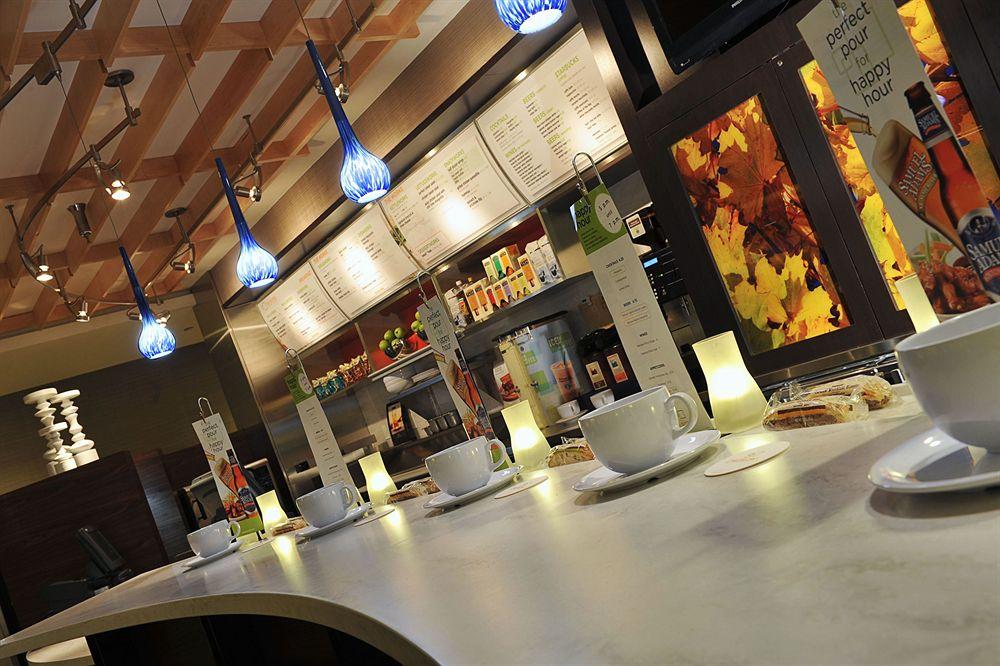 Courtyard Louisville Airport Εξωτερικό φωτογραφία