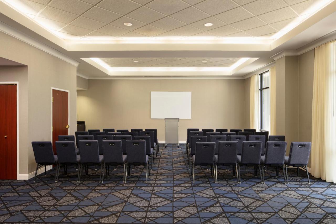 Courtyard Louisville Airport Εξωτερικό φωτογραφία
